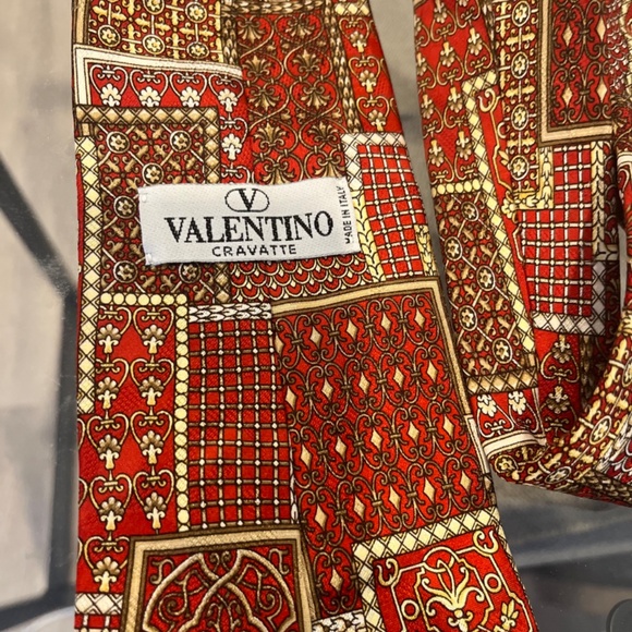 Valentino Mens  Limited edition  Designer Tie - Picture 4 of 4